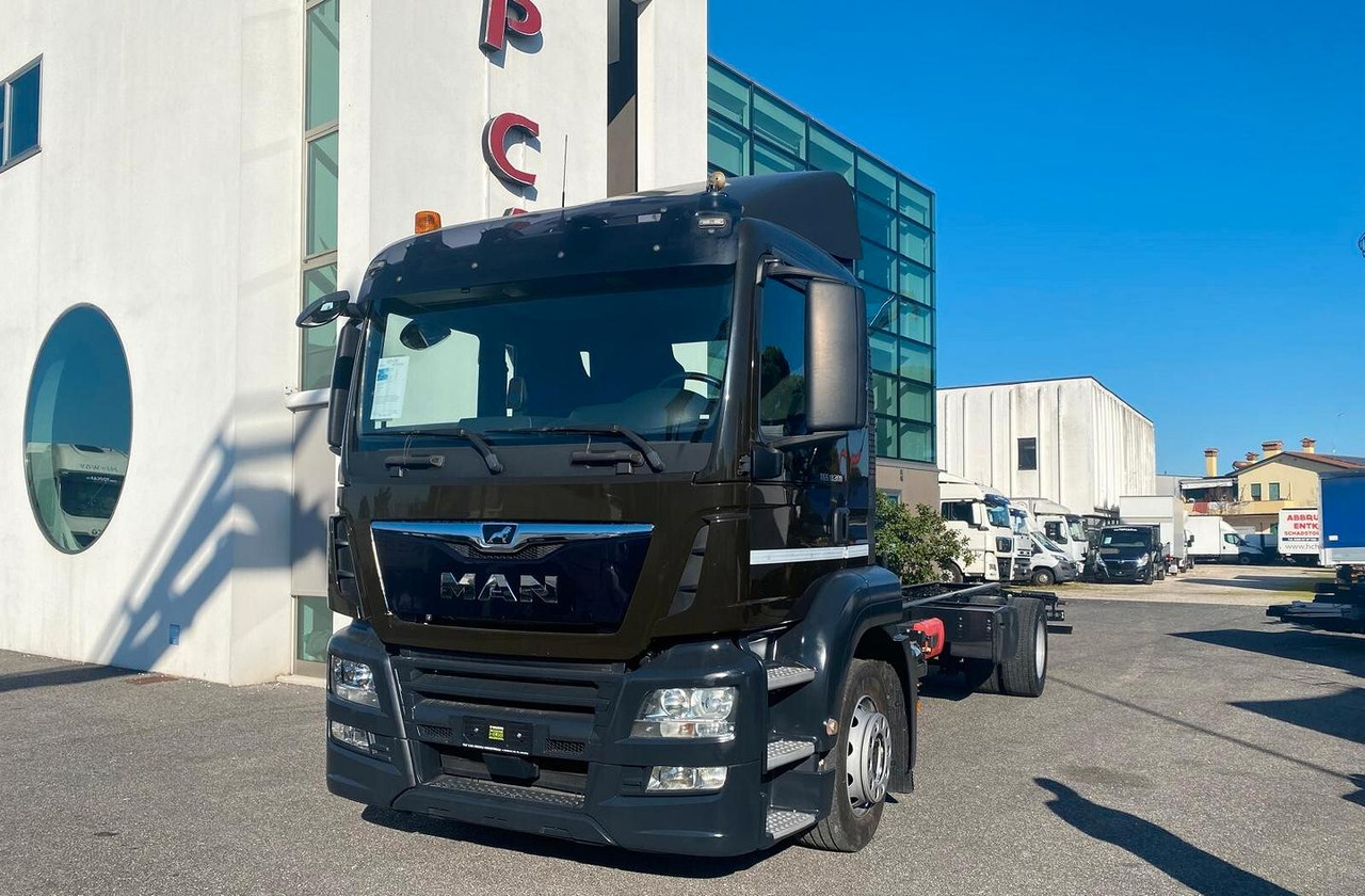MAN TGS 16.360 MOTRICE 2 ASSI TELAIO 2019 - Châssis cabine: photos 3 MAN TGS 16.360 MOTRICE 2 ASSI TELAIO 2019 - Châssis cabine: photos 3