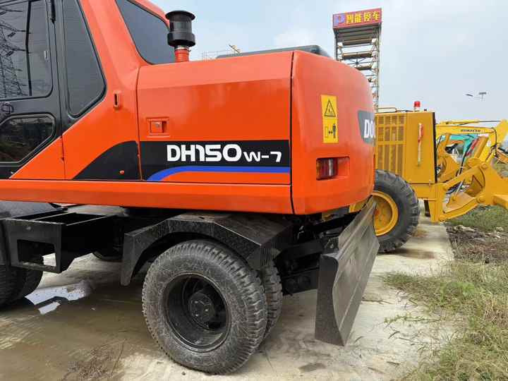 90% Brand New Doosan Brand Dh150w-7 Wheel Excavator in Stock Used Korea Brand Doosan Dh55 Dh60 Dh150 Dh210 Excavator for Sale - Pelle sur pneus: photos 4 90% Brand New Doosan Brand Dh150w-7 Wheel Excavator in Stock Used Korea Brand Doosan Dh55 Dh60 Dh150 Dh210 Excavator for Sale - Pelle sur pneus: photos 4