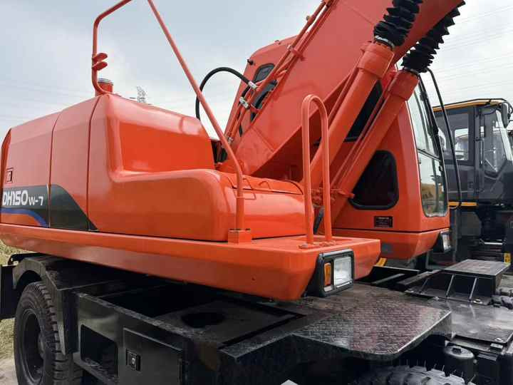 90% Brand New Doosan Brand Dh150w-7 Wheel Excavator in Stock Used Korea Brand Doosan Dh55 Dh60 Dh150 Dh210 Excavator for Sale - Pelle sur pneus: photos 5 90% Brand New Doosan Brand Dh150w-7 Wheel Excavator in Stock Used Korea Brand Doosan Dh55 Dh60 Dh150 Dh210 Excavator for Sale - Pelle sur pneus: photos 5