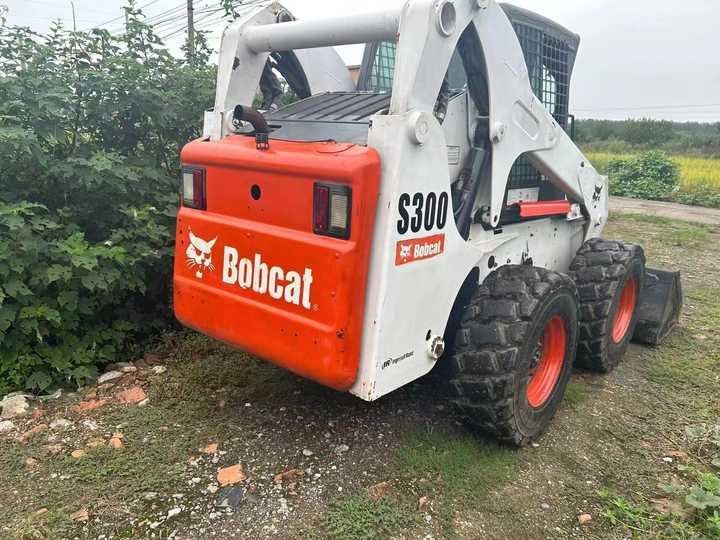 Chargeuse sur pneus BOBCAT Brand Skid Loader S300 Used Machine  Hot Sale: photos 6