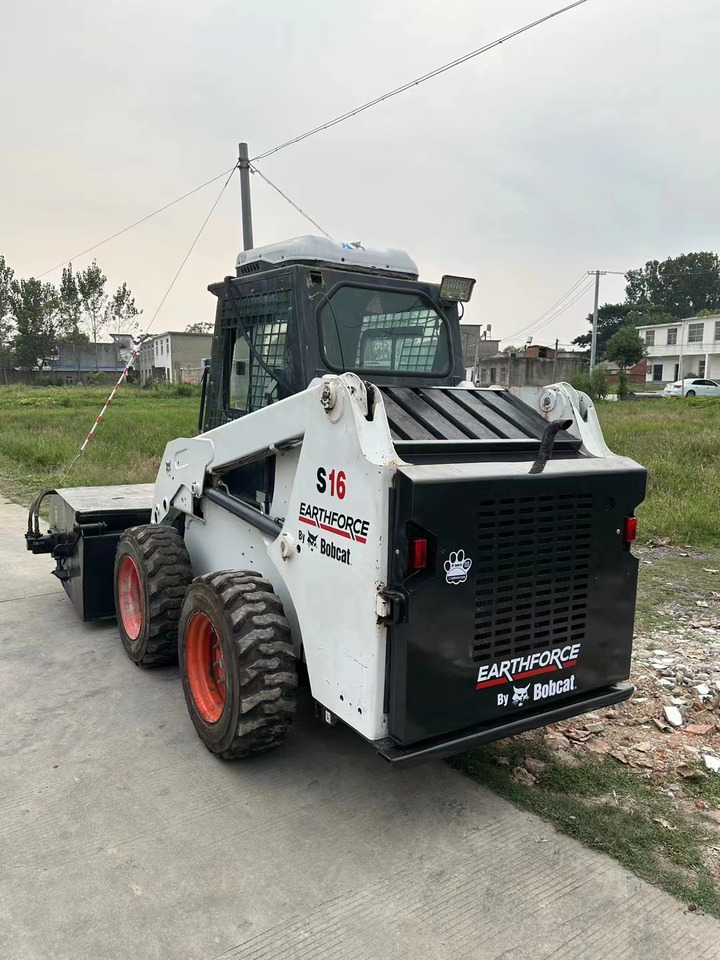 BOBCAT S16 - Mini chargeuse: photos 5 BOBCAT S16 - Mini chargeuse: photos 5
