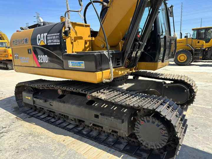 Budget-Friendly Cat 320D2 Used Excavator | Original Parts, No Major Repairs, Global Shipping Available! - Pelle sur chenille: photos 2 Budget-Friendly Cat 320D2 Used Excavator | Original Parts, No Major Repairs, Global Shipping Available! - Pelle sur chenille: photos 2