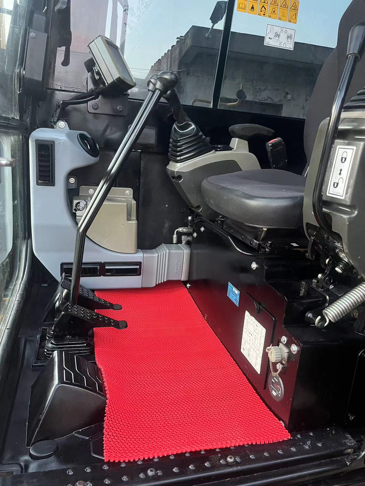 CATERPILLAR CAT305.5E fpr sale at good price - Engins de chantier: photos 5 CATERPILLAR CAT305.5E fpr sale at good price - Engins de chantier: photos 5