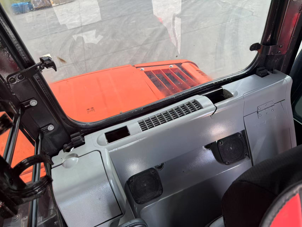 HITACHI Hitachi zx70 for sale in good price - Engins de chantier: photos 3 HITACHI Hitachi zx70 for sale in good price - Engins de chantier: photos 3