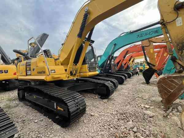 Excellent Condition komatsu Brand Pc220-8 22tons Excavator in Stock for Sale Used komatsu Pc200 220 300 350 Digger - Pelle sur chenille: photos 3 Excellent Condition komatsu Brand Pc220-8 22tons Excavator in Stock for Sale Used komatsu Pc200 220 300 350 Digger - Pelle sur chenille: photos 3