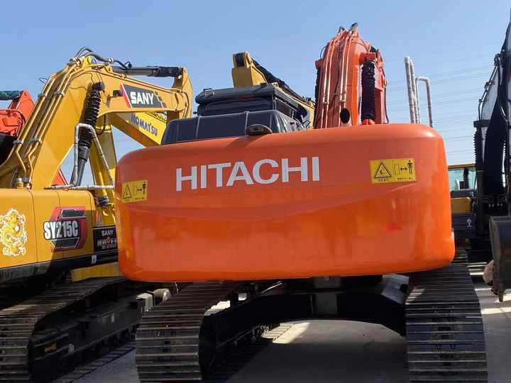 Hitachi Brand Zx210 Crawler Excavator 21tons Digger for Sale Used Hitachi Zx200 210 350 Excavator in Stock on Sale - Pelle sur chenille: photos 4 Hitachi Brand Zx210 Crawler Excavator 21tons Digger for Sale Used Hitachi Zx200 210 350 Excavator in Stock on Sale - Pelle sur chenille: photos 4