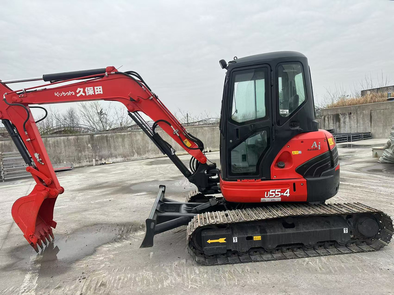 KUBOTA U55 in stock - Mini pelle: photos 1 KUBOTA U55 in stock - Mini pelle: photos 1