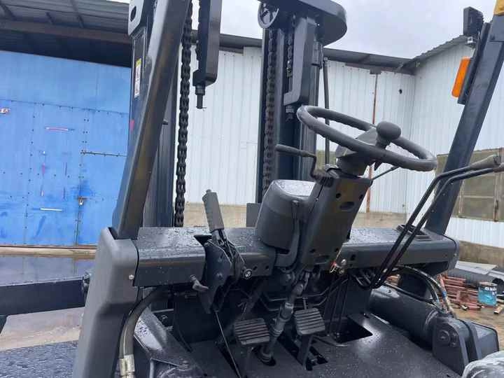 Seconh Hand Original tcm 7tons Forklift in High Quality on Hot Sale Used Building Construction Equipment for Sale - Chariot élévateur: photos 4 Seconh Hand Original tcm 7tons Forklift in High Quality on Hot Sale Used Building Construction Equipment for Sale - Chariot élévateur: photos 4