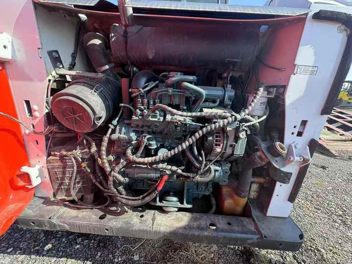 Skid Steer Loader Bobcat S550 Original Wheel Loader in Good Condition on Sale Bobcat 550 - Mini chargeuse: photos 3 Skid Steer Loader Bobcat S550 Original Wheel Loader in Good Condition on Sale Bobcat 550 - Mini chargeuse: photos 3