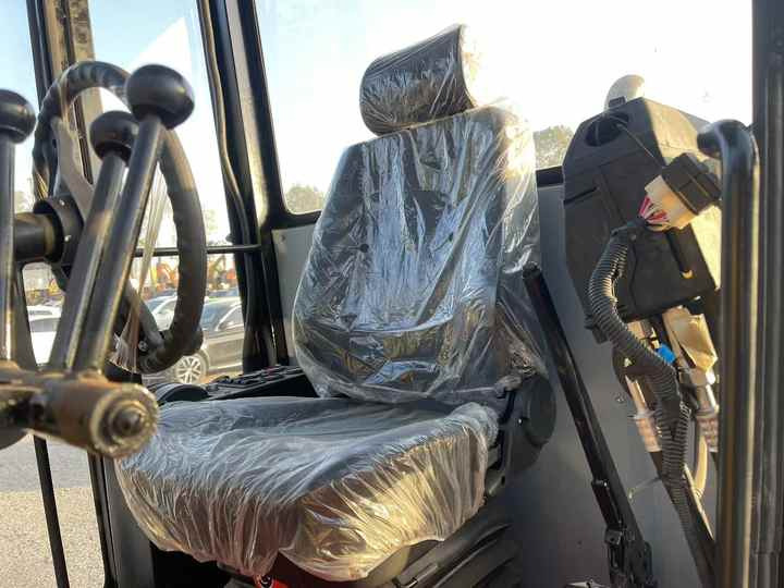 USED Komatsu GD655 Grader with Good Condition for Sale - Niveleuse: photos 5 USED Komatsu GD655 Grader with Good Condition for Sale - Niveleuse: photos 5