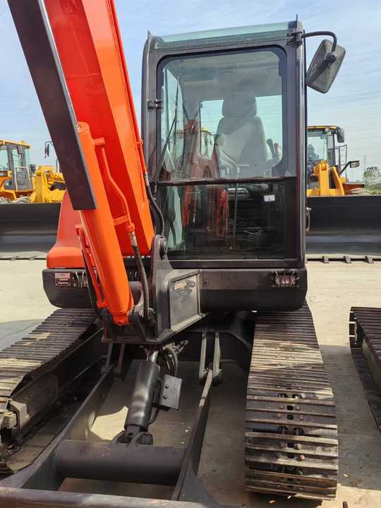 Used Doosan Mini Excavator DoOSAN DX60-9 6tons Small Excavator for Sale High Quality Doosan Dx60 70 75 Mini Excavator on Sale - Mini pelle: photos 4 Used Doosan Mini Excavator DoOSAN DX60-9 6tons Small Excavator for Sale High Quality Doosan Dx60 70 75 Mini Excavator on Sale - Mini pelle: photos 4