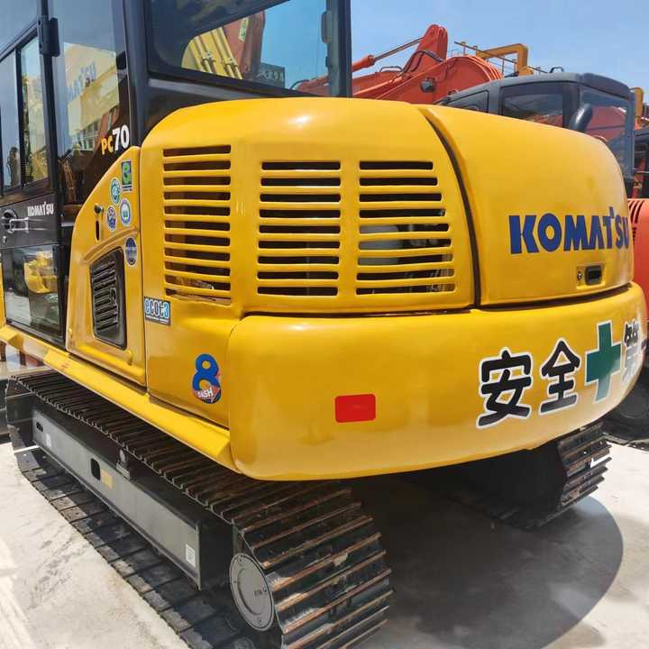 Used Excavator KOMATSU PC70-8 Construction Machinery Excavator PC70-8 PC60 PC70 Excavators for Sale at Negotiable Price - Pelle sur chenille: photos 3 Used Excavator KOMATSU PC70-8 Construction Machinery Excavator PC70-8 PC60 PC70 Excavators for Sale at Negotiable Price - Pelle sur chenille: photos 3