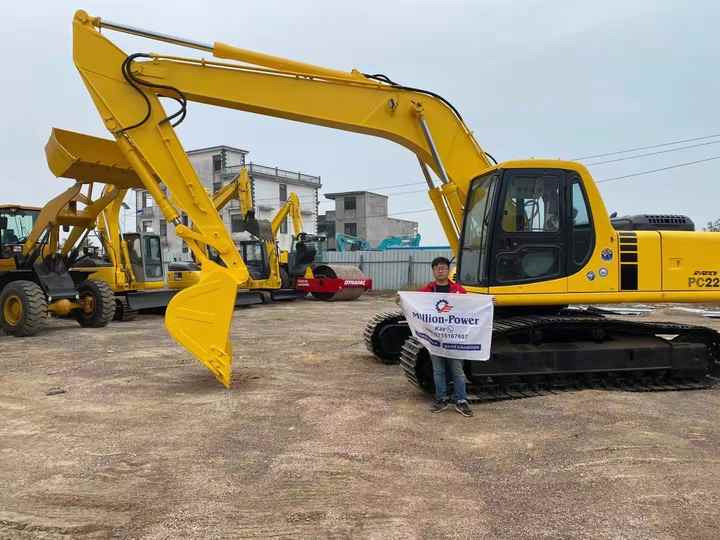Used Good Quality Japan Original PC220-6 in Good Condition PC220-6 Komatsu - Pelle sur chenille: photos 2 Used Good Quality Japan Original PC220-6 in Good Condition PC220-6 Komatsu - Pelle sur chenille: photos 2