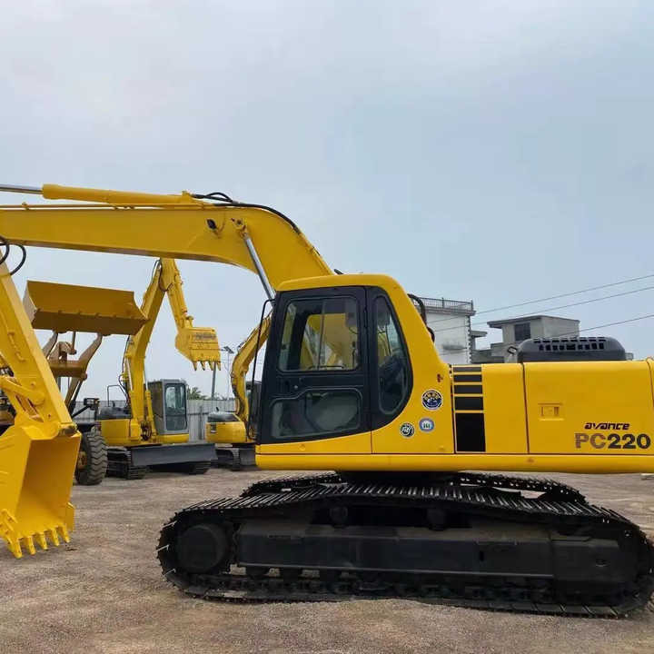 Used Good Quality Japan Original PC220-6 in Good Condition PC220-6 Komatsu - Pelle sur chenille: photos 1 Used Good Quality Japan Original PC220-6 in Good Condition PC220-6 Komatsu - Pelle sur chenille: photos 1