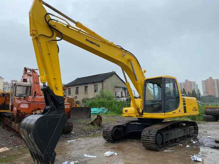 Used Good Quality Japan Original PC220-6 in Good Condition PC220-6 Komatsu - Pelle sur chenille: photos 4 Used Good Quality Japan Original PC220-6 in Good Condition PC220-6 Komatsu - Pelle sur chenille: photos 4
