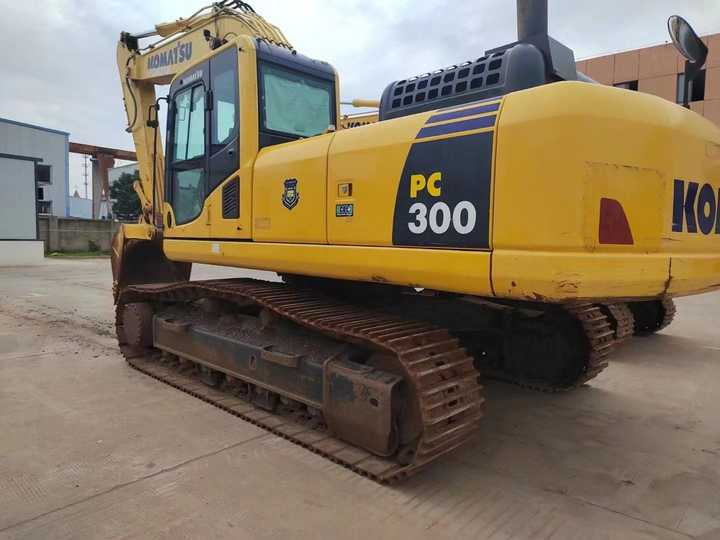 Used Good Quality Japan Original PC300-8 in Good Condition PC300-8 Komatsu - Pelle sur chenille: photos 3 Used Good Quality Japan Original PC300-8 in Good Condition PC300-8 Komatsu - Pelle sur chenille: photos 3