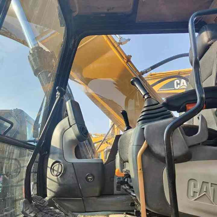 Used Second Hand CAT 325D 325DL Crawler Hydraulic Excavator Digger Japan Original 25 Tons Low Price - Pelle sur chenille: photos 4 Used Second Hand CAT 325D 325DL Crawler Hydraulic Excavator Digger Japan Original 25 Tons Low Price - Pelle sur chenille: photos 4