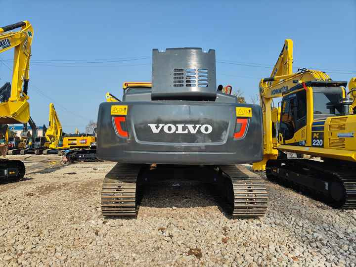 Used VOLVO EC240 Excavator for Sale with Good Performance and Low Price Powerful Construction Machinery for Sale - Pelle sur chenille: photos 5 Used VOLVO EC240 Excavator for Sale with Good Performance and Low Price Powerful Construction Machinery for Sale - Pelle sur chenille: photos 5