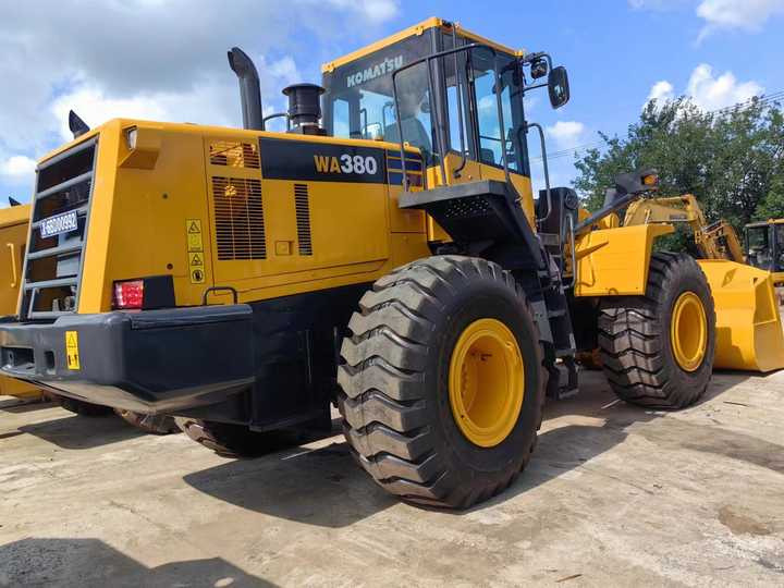 Used komatsu Wa380-6 Wheel Loader for Sale Japan Brand komatsu Wa380 -3 0380-65 470-3 Loader - Chargeuse sur pneus: photos 5 Used komatsu Wa380-6 Wheel Loader for Sale Japan Brand komatsu Wa380 -3 0380-65 470-3 Loader - Chargeuse sur pneus: photos 5