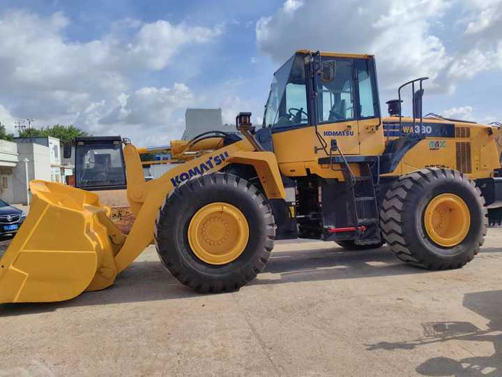 Used komatsu Wa380-6 Wheel Loader for Sale Japan Brand komatsu Wa380 -3 0380-65 470-3 Loader - Chargeuse sur pneus: photos 4 Used komatsu Wa380-6 Wheel Loader for Sale Japan Brand komatsu Wa380 -3 0380-65 470-3 Loader - Chargeuse sur pneus: photos 4