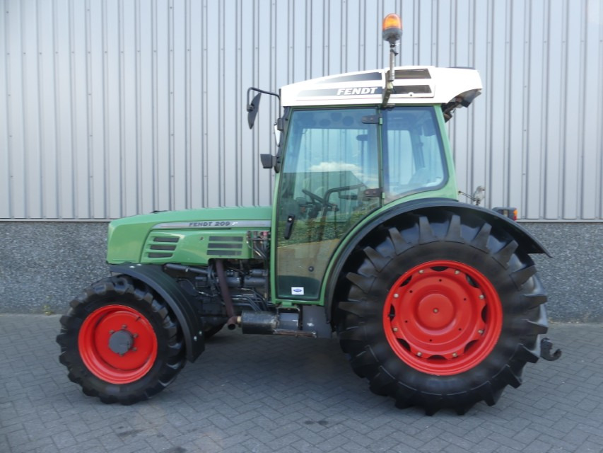 Fendt 209P - Micro tracteur: photos 2 Fendt 209P - Micro tracteur: photos 2