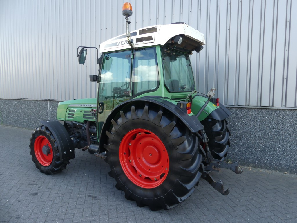Fendt 209P - Micro tracteur: photos 3 Fendt 209P - Micro tracteur: photos 3