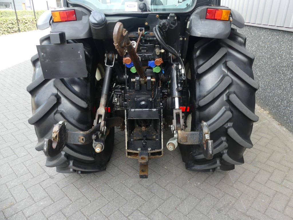 New Holland T4.100F - Micro tracteur: photos 5 New Holland T4.100F - Micro tracteur: photos 5