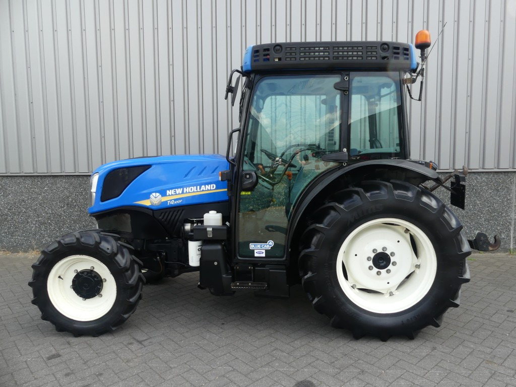 New Holland T4.100F - Micro tracteur: photos 2 New Holland T4.100F - Micro tracteur: photos 2