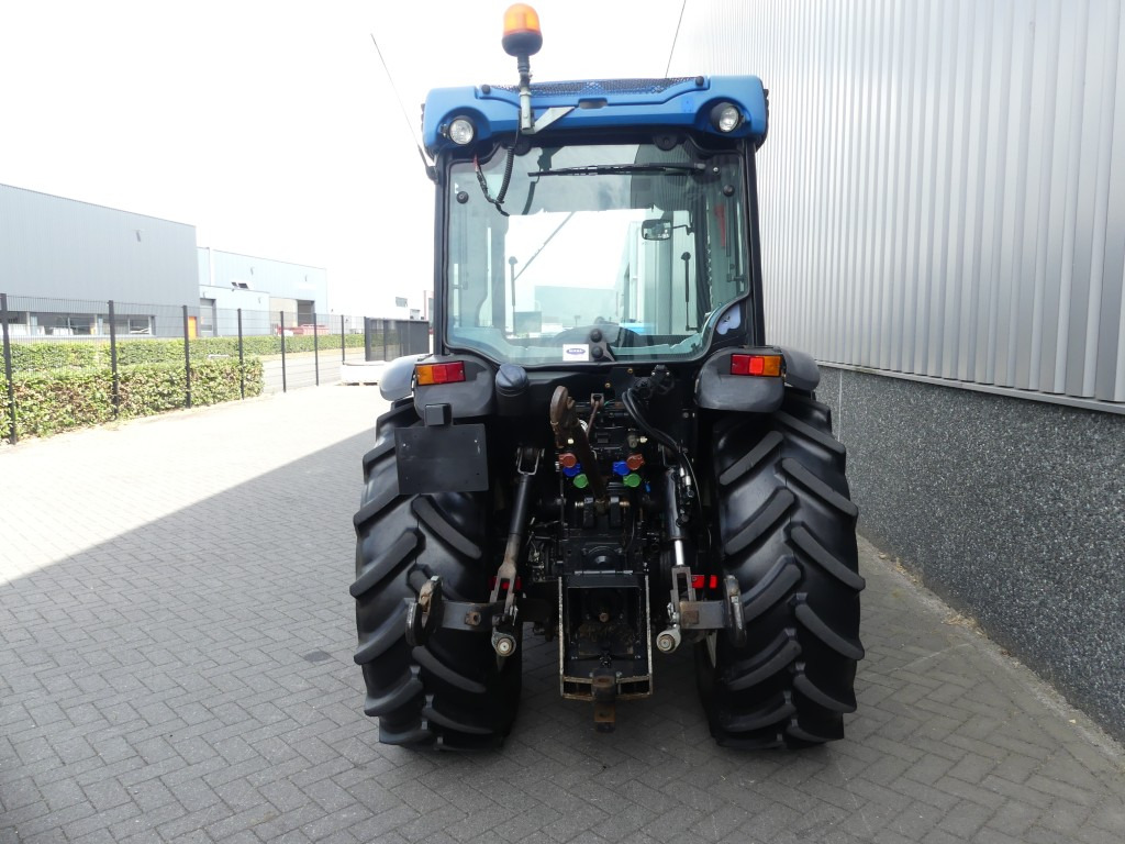 New Holland T4.100F - Micro tracteur: photos 4 New Holland T4.100F - Micro tracteur: photos 4