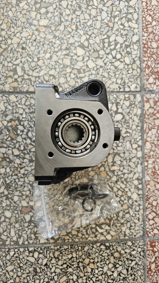 Przystawka do sprężarki Deutz-Fahr Same Lamborghini 0.010.3276.1 - Pièces de rechange pour Machine agricole: photos 2 Przystawka do sprężarki Deutz-Fahr Same Lamborghini 0.010.3276.1 - Pièces de rechange pour Machine agricole: photos 2