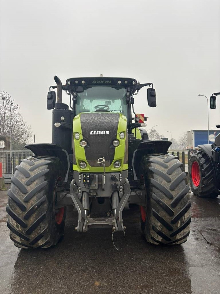 Tracteur agricole Claas Axion 950 Cmatic: photos 13