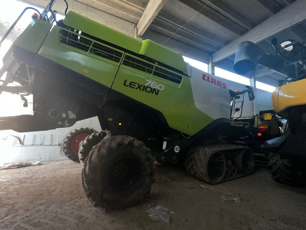 Claas LEXION 760 TT RISO - Moissonneuse-batteuse: photos 1 Claas LEXION 760 TT RISO - Moissonneuse-batteuse: photos 1