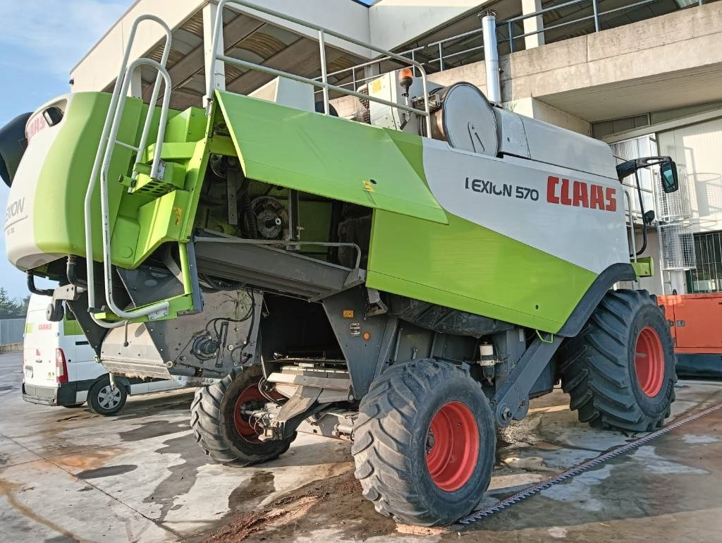Claas Lexion 570 - Moissonneuse-batteuse: photos 3 Claas Lexion 570 - Moissonneuse-batteuse: photos 3