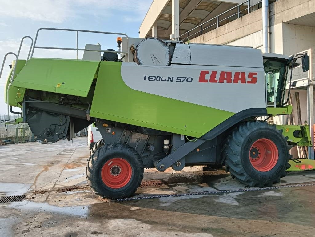 Claas Lexion 570 - Moissonneuse-batteuse: photos 2 Claas Lexion 570 - Moissonneuse-batteuse: photos 2