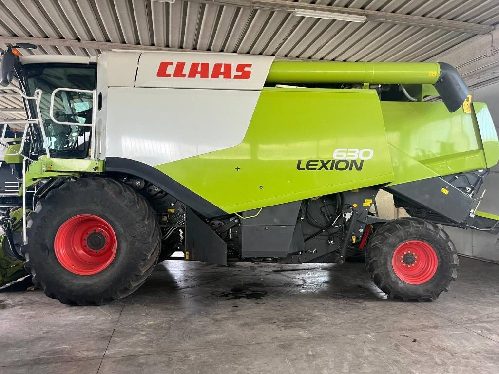 Claas Lexion 630 Montana - Moissonneuse-batteuse: photos 3 Claas Lexion 630 Montana - Moissonneuse-batteuse: photos 3