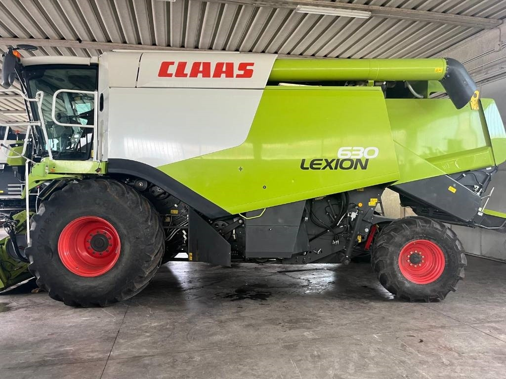 Claas Lexion 630 Montana - Moissonneuse-batteuse: photos 1 Claas Lexion 630 Montana - Moissonneuse-batteuse: photos 1