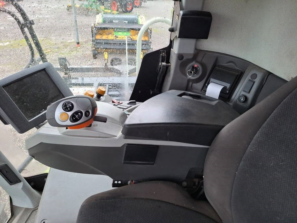 Claas Lexion 740 - Moissonneuse-batteuse: photos 4 Claas Lexion 740 - Moissonneuse-batteuse: photos 4