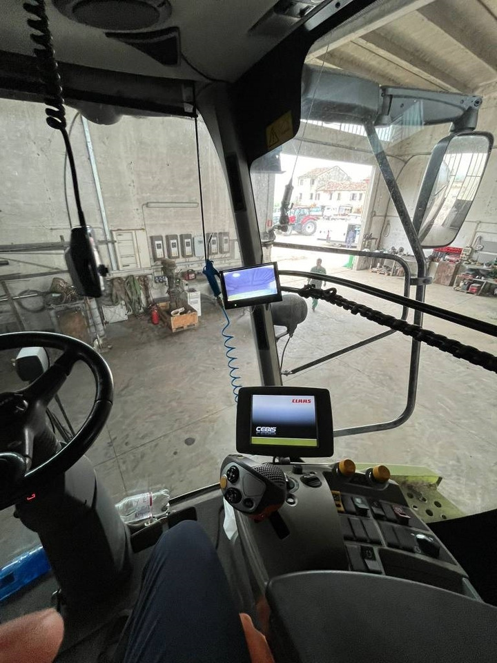Claas Lexion 760 - Moissonneuse-batteuse: photos 2 Claas Lexion 760 - Moissonneuse-batteuse: photos 2