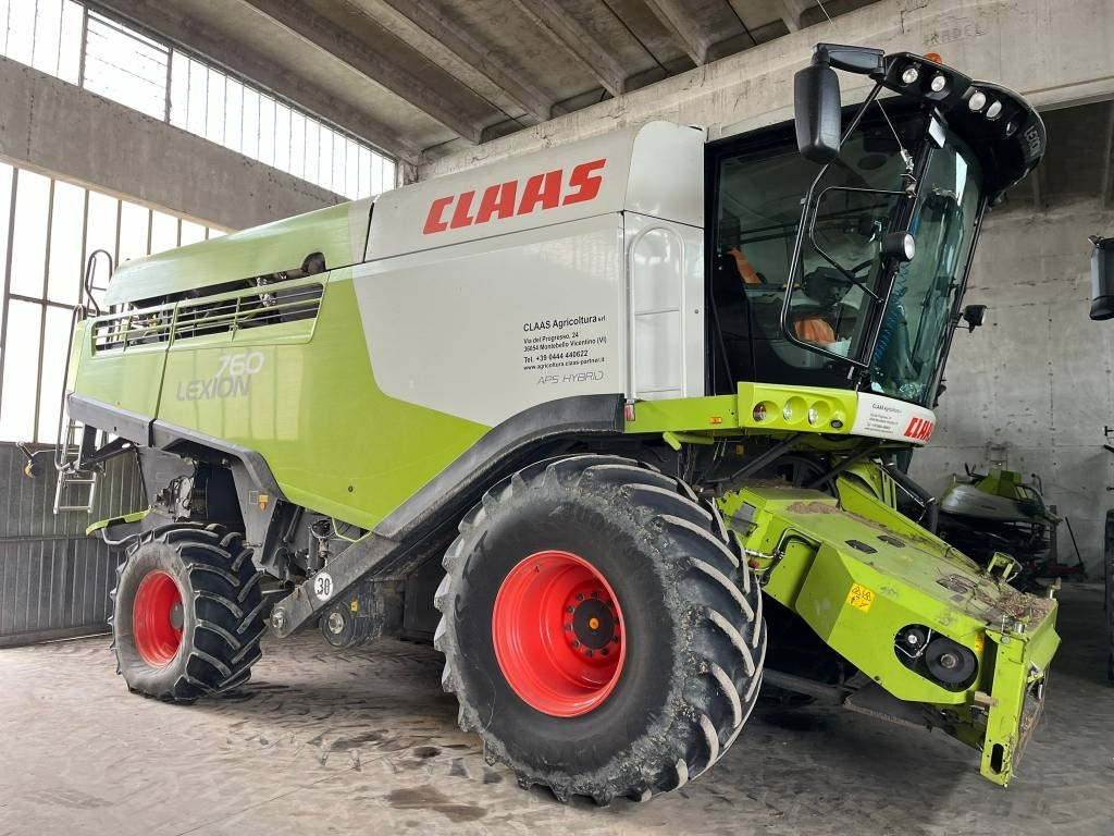 Claas Lexion 760 - Moissonneuse-batteuse: photos 1 Claas Lexion 760 - Moissonneuse-batteuse: photos 1