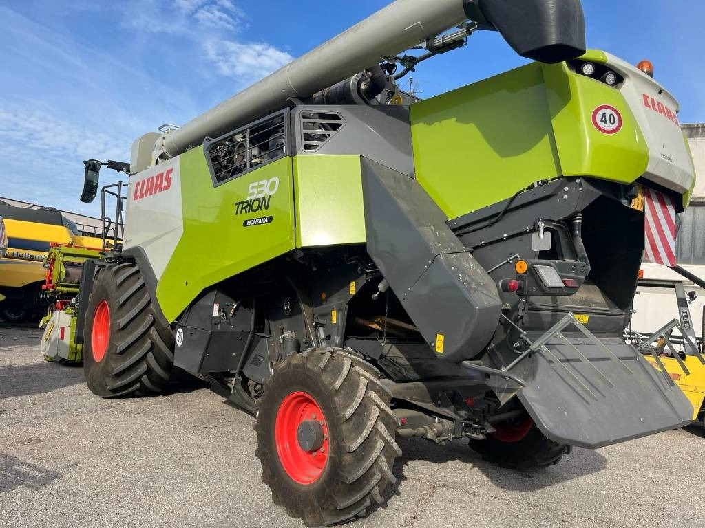 Claas TRION 530 MONTANA - Moissonneuse-batteuse: photos 3 Claas TRION 530 MONTANA - Moissonneuse-batteuse: photos 3