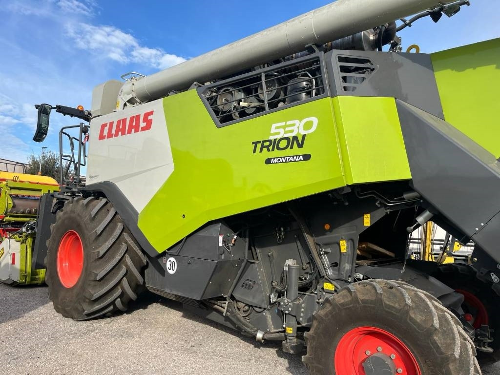Claas TRION 530 MONTANA - Moissonneuse-batteuse: photos 5 Claas TRION 530 MONTANA - Moissonneuse-batteuse: photos 5