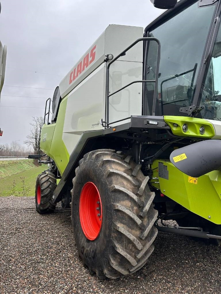 Claas Trion 530 - Moissonneuse-batteuse: photos 4 Claas Trion 530 - Moissonneuse-batteuse: photos 4