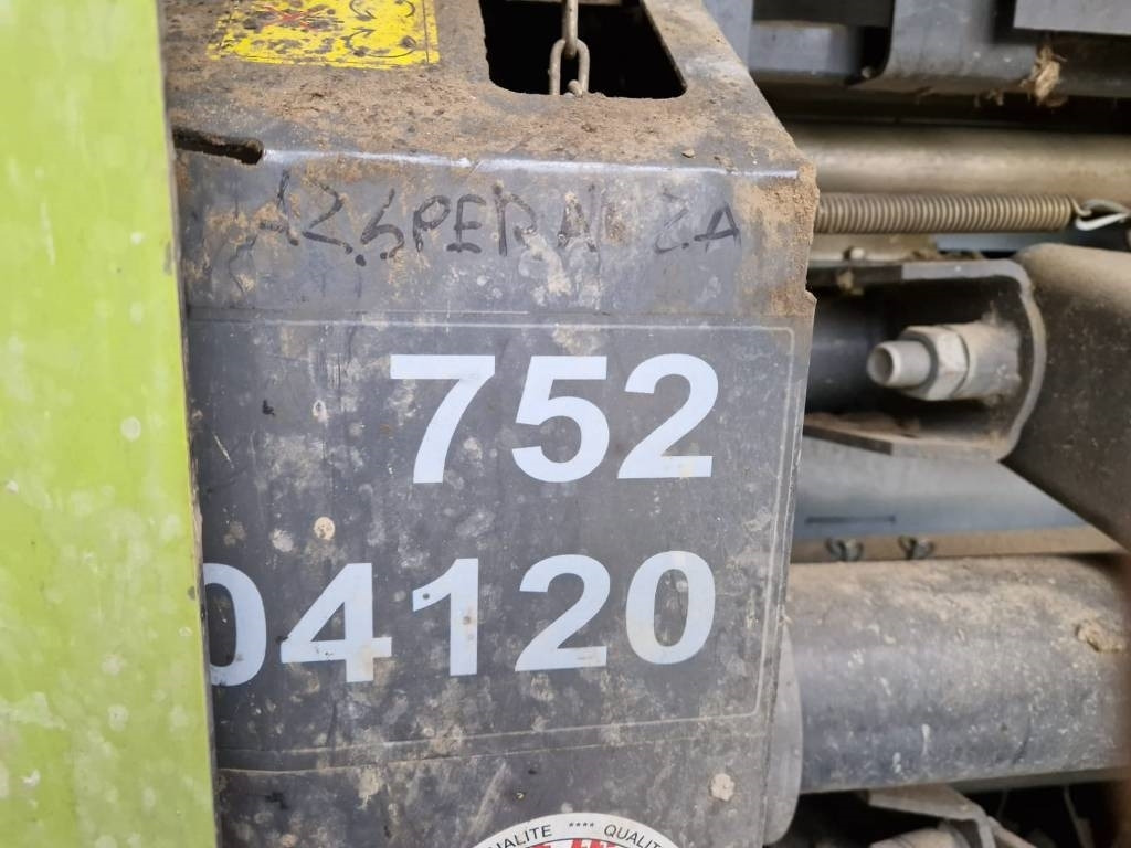 Claas VARIANT 380 PRO RF - Presse à balles rondes: photos 2 Claas VARIANT 380 PRO RF - Presse à balles rondes: photos 2