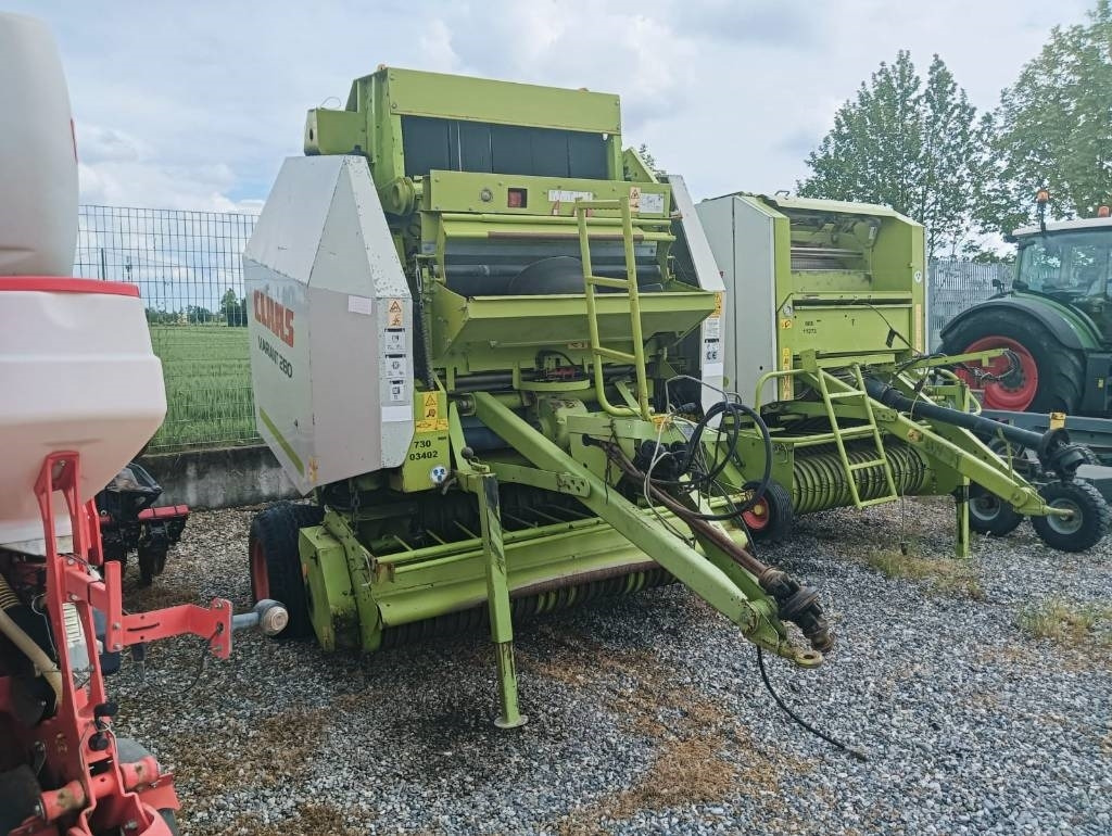 Claas Variant 280 - Presse à balles rondes: photos 1 Claas Variant 280 - Presse à balles rondes: photos 1