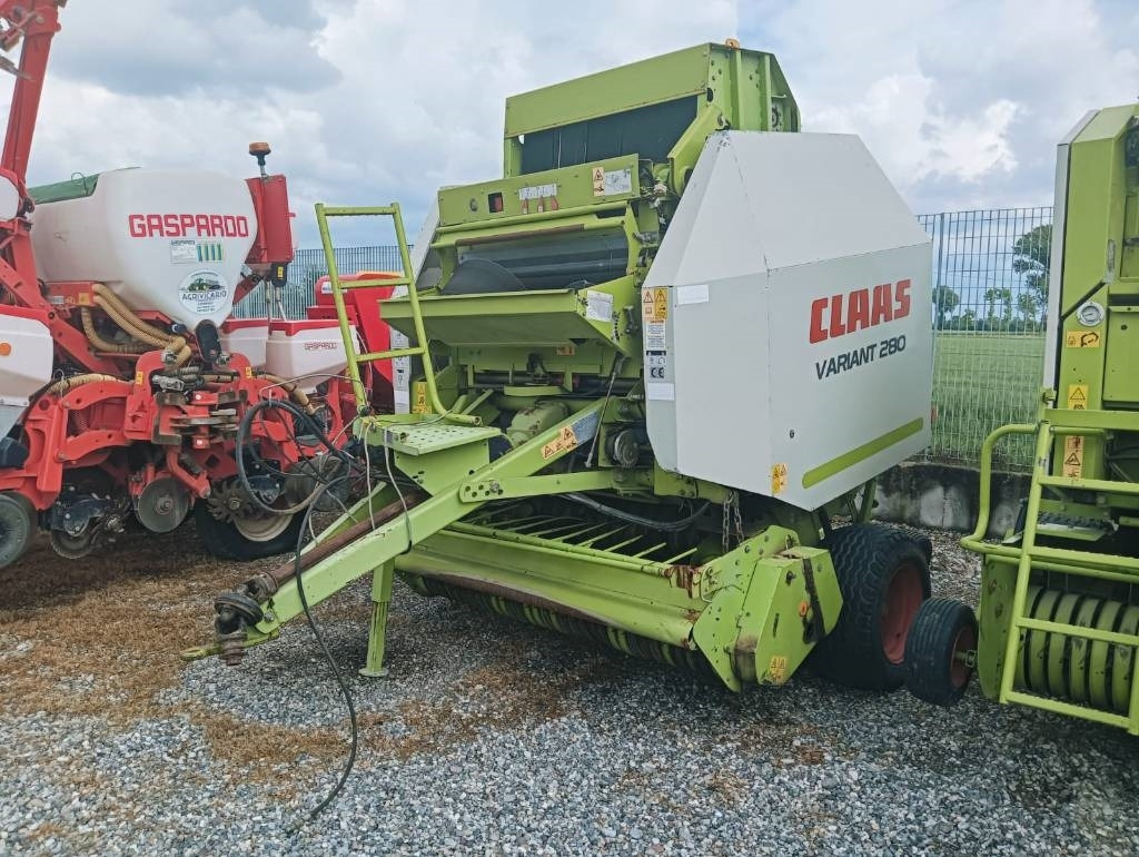 Claas Variant 280 - Presse à balles rondes: photos 3 Claas Variant 280 - Presse à balles rondes: photos 3