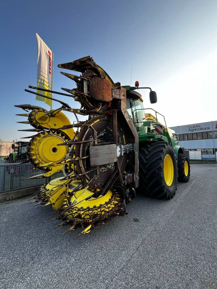 John Deere 8800 - Ensileuse: photos 4 John Deere 8800 - Ensileuse: photos 4