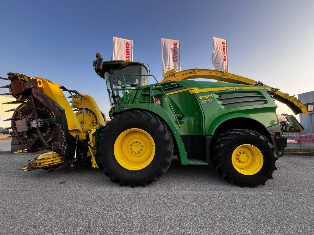 John Deere 8800 - Ensileuse: photos 2 John Deere 8800 - Ensileuse: photos 2