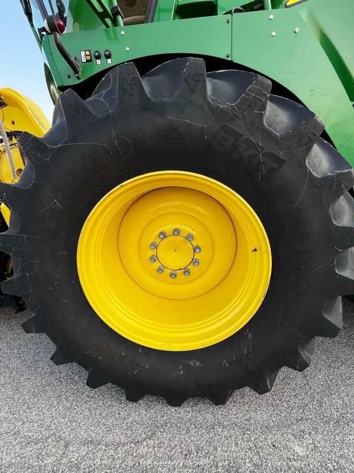 John Deere 8800 - Ensileuse: photos 5 John Deere 8800 - Ensileuse: photos 5
