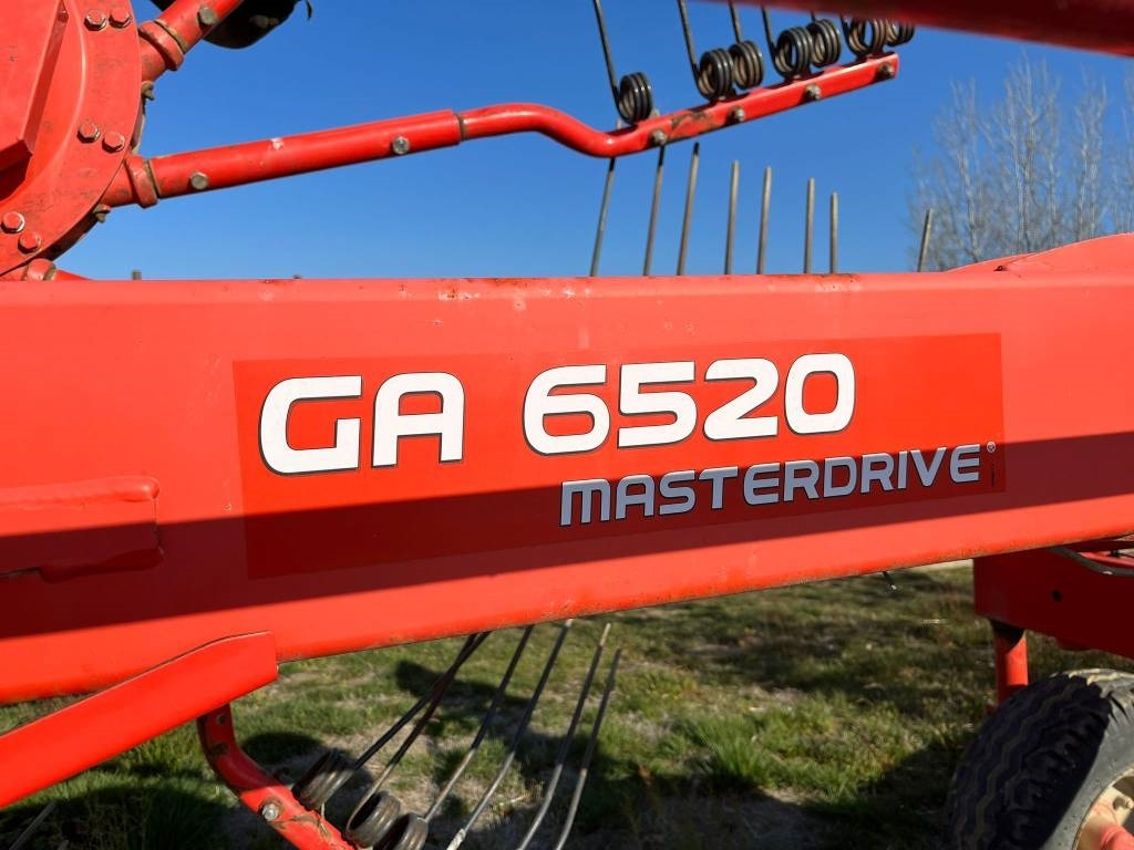 Kuhn 6520 - Enrubanneuse: photos 2 Kuhn 6520 - Enrubanneuse: photos 2