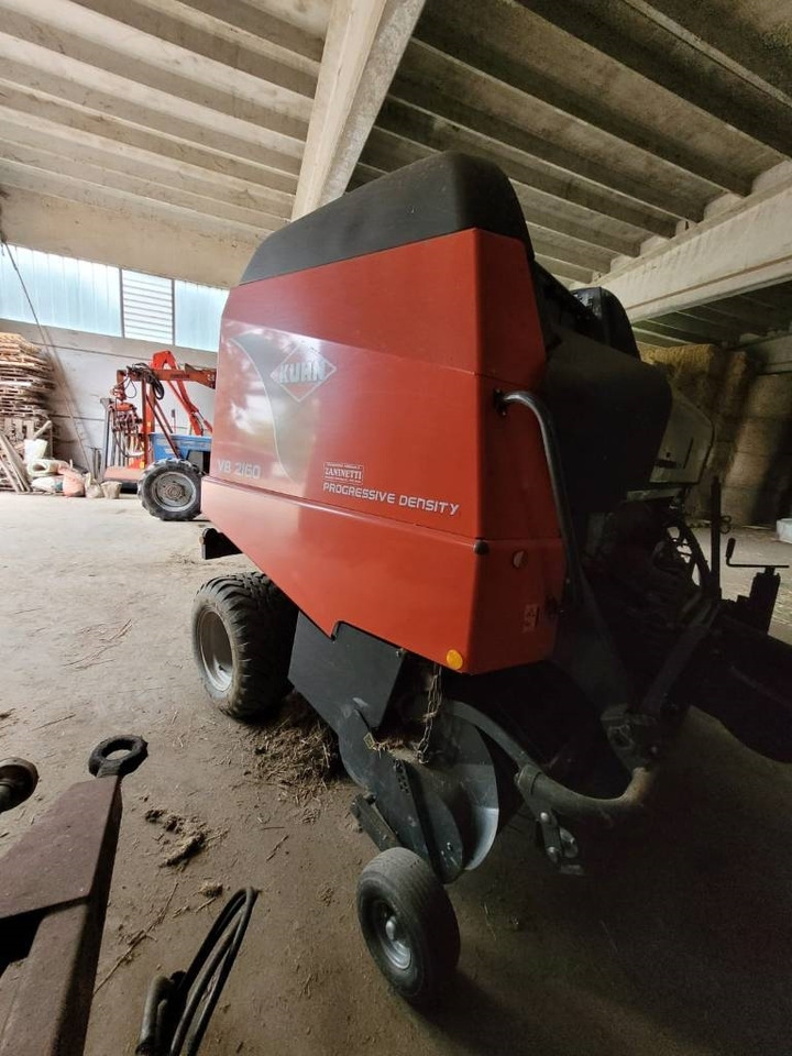 Kuhn VB 2160 - Presse à balles rondes: photos 3 Kuhn VB 2160 - Presse à balles rondes: photos 3